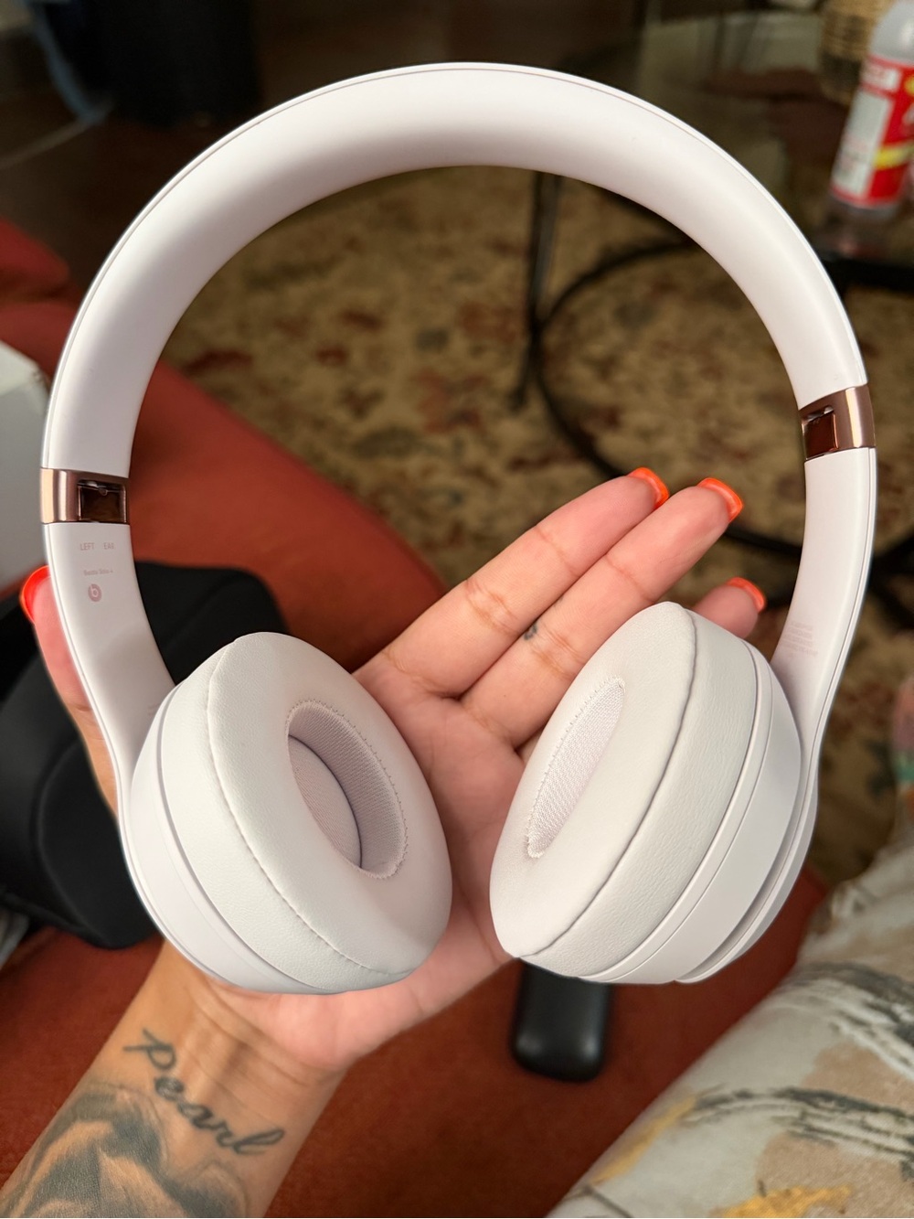 Beats Solo 4 Wireless On-Ear Headphones - White with Rose Gold Accents